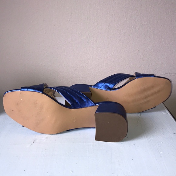 Sandals - Picture 4 of 4